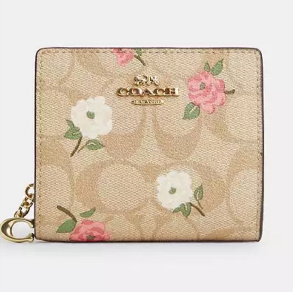 ❤️❤️NWT small snap wallet in signature canvas with floral print/C zipper pull❤️